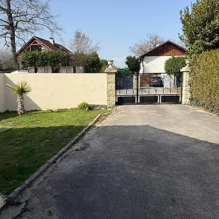 La Petite Maison De La I *